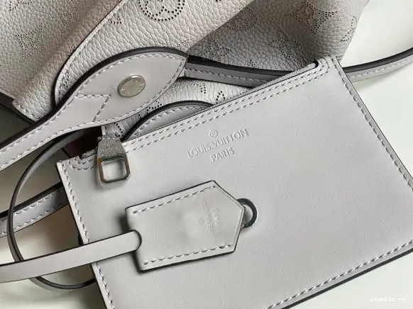 WIS LOUIS HINA PM VUITTON 0523